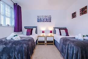 Modern House Ideal for Contractors Sleeps 8