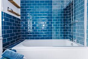 Pristine Home With Parking Ideal for Contractors