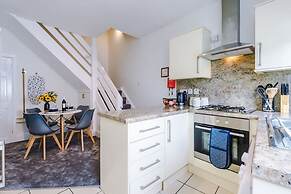 Fresh House Amazing Location Great for Couples