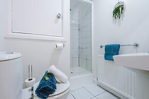 Fresh House Amazing Location Great for Couples