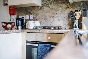 Fresh House Amazing Location Great for Couples