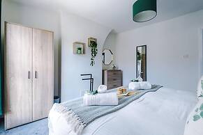 Fresh House Amazing Location Great for Couples
