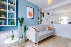 Stylish Home Incredible Location Sleeps 5