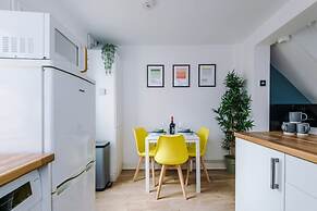 Stylish Home Incredible Location Sleeps 5