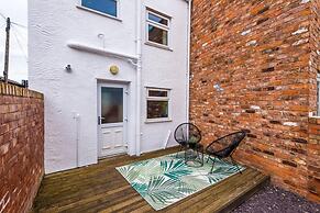 Stylish Home Incredible Location Sleeps 5