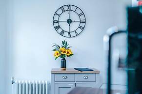 Lovely House Great Location Perfect for Couples