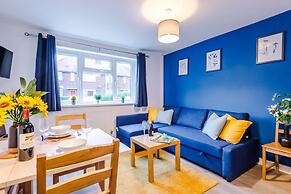 NEW Spacious Apartment Ideal for Business Work
