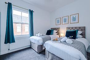 NEW Stylish City Centre Home Great Location