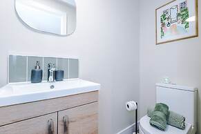 NEW Stunning Studio in the City-centre Sleeps 2