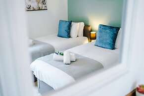 Stunning Home Amazing Location Great For Groups