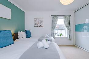 Stunning Home Amazing Location Great For Groups