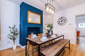 NEW Spacious Stylish Home City Centre Sleep 4