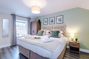 NEW Modern 1-bed Flat Great Location Sleeps 4