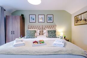 NEW Modern 1-bed Flat Great Location Sleeps 4