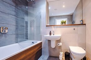 NEW Stunning 2 Bed Flat in Manchester Sleeps 4