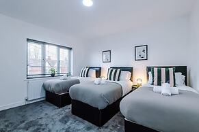4-bed Townhouse Sleeps 10 With Games Room