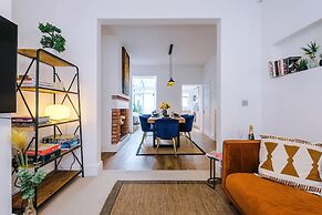 Stylish 3-bed City Centre Home Private Parking
