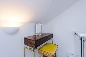 Stylish 3-bed City Centre Home Private Parking