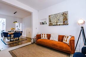 Stylish 3-bed City Centre Home Private Parking