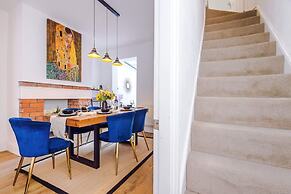 Stylish 3-bed City Centre Home Private Parking