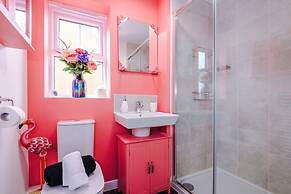 Ideal for Business Long-term Guests Free Parking