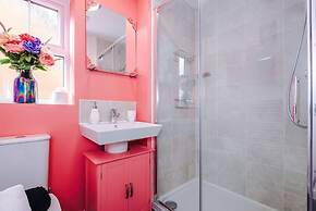 Ideal for Business Long-term Guests Free Parking