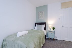 Spacious Home Ideal for Contractors Sleeps 7
