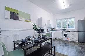 Spacious Home Ideal for Contractors Sleeps 7