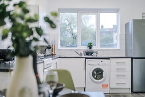 Spacious Home Ideal for Contractors Sleeps 7