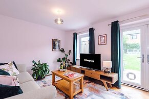 Spacious 2 Bed Perfect for Couples With Parking