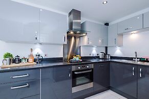 Spacious 2 Bed Perfect for Couples With Parking