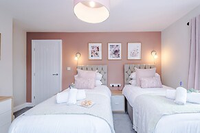Modern City Centre 3 Bed Apartment Great for Couples