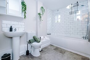 Modern City Centre 3 Bed Apartment Great for Couples