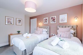 Modern City Centre 3 Bed Apartment Great for Couples