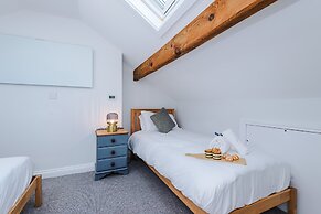 Cozy 3-bed Home Perfect for Business Groups