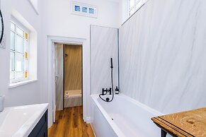 Cozy 3-bed Home Perfect for Business Groups