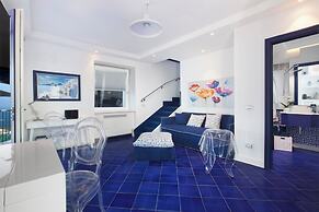 De Vivo Realty - Villa Blue Skyline
