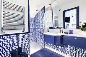 De Vivo Realty - Villa Blue Skyline