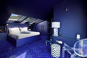 De Vivo Realty - Villa Blue Skyline