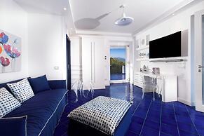 De Vivo Realty - Villa Blue Skyline
