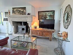 Spacious Coastal Villa Near Rospico Beach