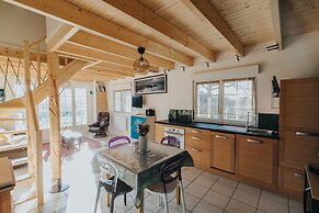 Modern Holiday Home in Lanildut