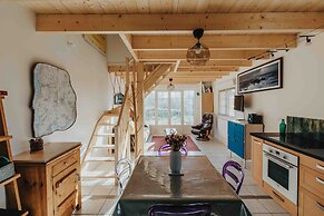 Modern Holiday Home in Lanildut