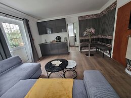 Apartment Sleeps 4 With Enclosed Garden