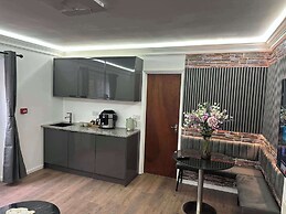 Apartment Sleeps 4 With Enclosed Garden