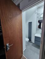 Apartment Sleeps 4 With Enclosed Garden