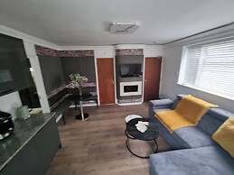 Apartment Sleeps 4 With Enclosed Garden