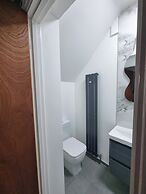 Apartment Sleeps 4 With Enclosed Garden