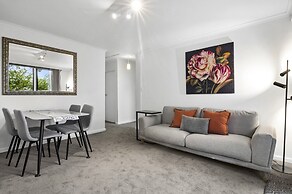 Comfortable Stay Near Melbourne's West End