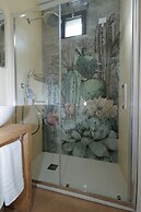 SEA GARDEN LUXURY ROOMS